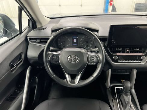 Used 2023 Toyota Corolla Cross LE FWD image 11
