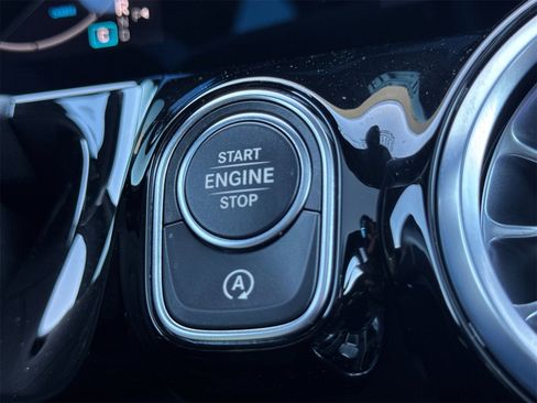 Certified 2025 Mercedes-Benz GLA 250 4MATIC image 24