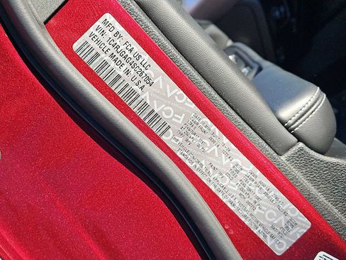 Used 2025 Jeep Grand Cherokee Laredo w/ Luxury Tech Group I image 36