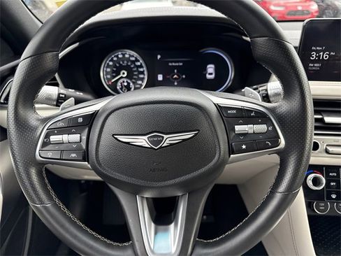 Used 2025 Genesis G70 2.5T image 15