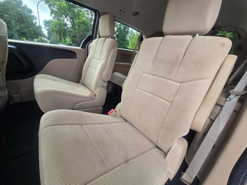 Used 2014 Dodge Grand Caravan SXT FWD image 30