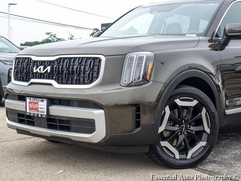 Used 2024 Kia Telluride EX AWD/4WD image 3