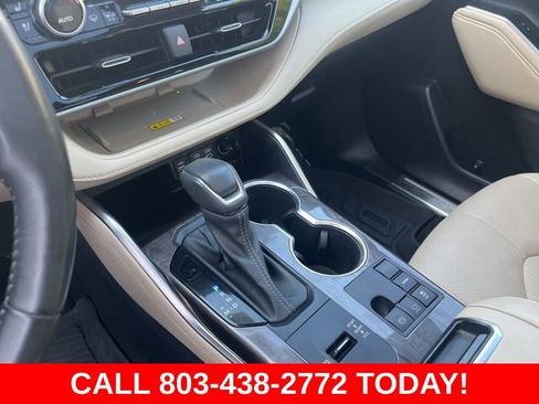 Used 2023 Toyota Highlander Platinum FWD image 30