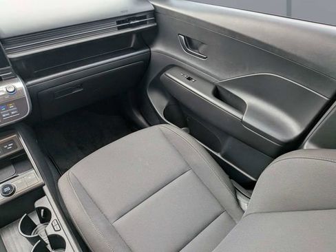 Used 2025 Hyundai Kona SEL image 17