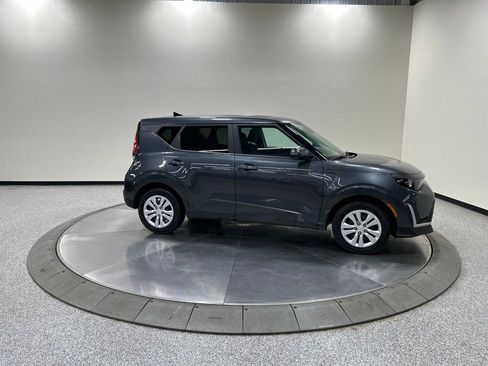Used 2023 Kia Soul LX FWD image 6