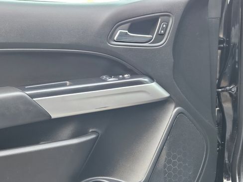 Used 2022 Chevrolet Colorado LT w/ Fleet Safety Package image 17