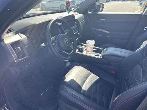 Used 2022 Nissan Pathfinder Platinum w/ Cargo Package image 12