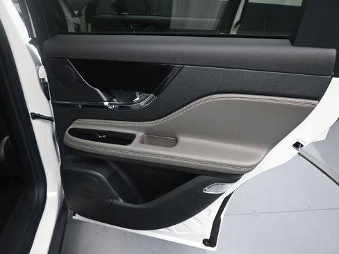 New 2026 Lincoln Corsair Premiere image 12