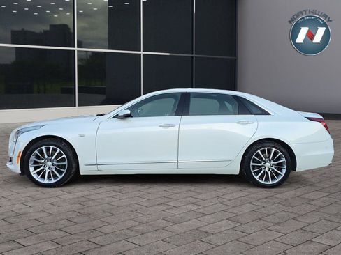 Used 2018 Cadillac CT6 Luxury image 2