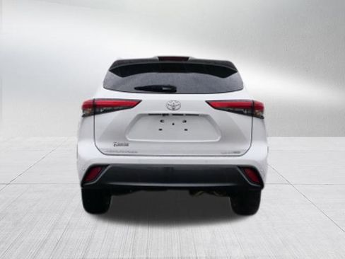 Used 2022 Toyota Highlander Limited image 4