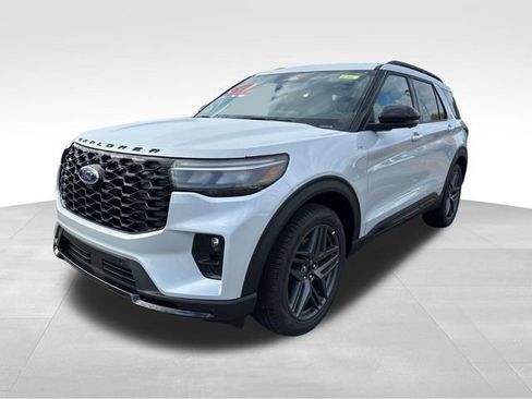 New 2026 Ford Explorer ST-Line w/ ST-Line Street Pack image 4