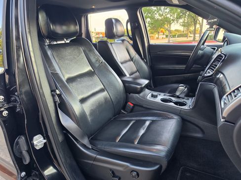 Used 2019 Jeep Grand Cherokee Limited AWD/4WD image 10