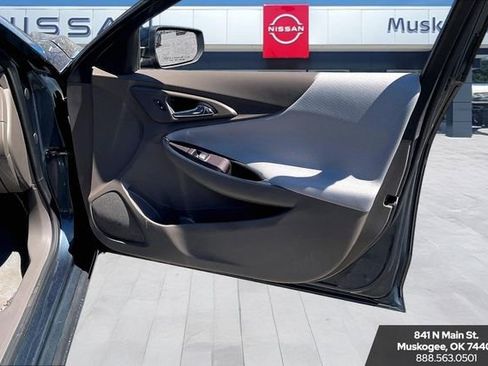 Used 2020 Chevrolet Malibu LT FWD image 28
