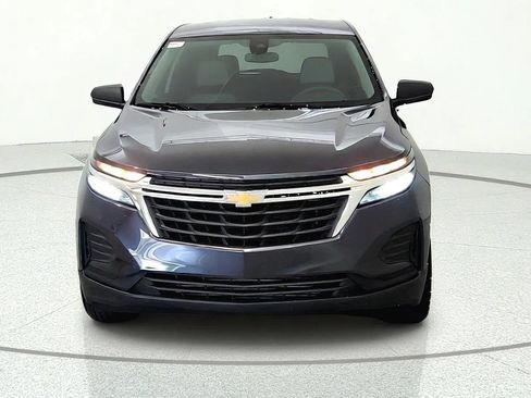 Used 2022 Chevrolet Equinox LS w/ LS Convenience Package FWD image 2
