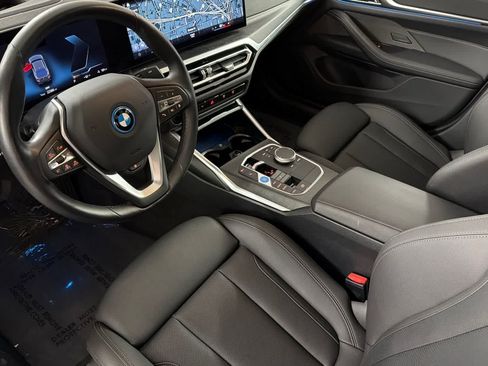 Used 2023 BMW i4 eDrive40 RWD image 11