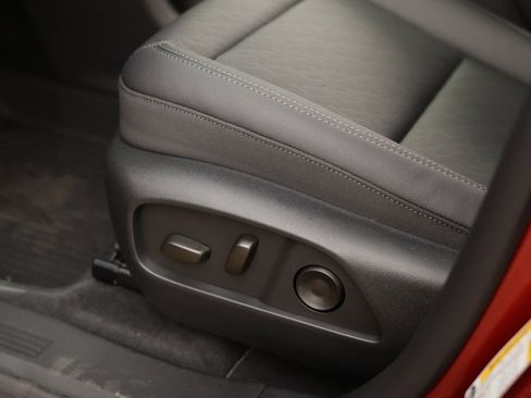 New 2026 Chevrolet Equinox LT w/ Convenience Package II image 23