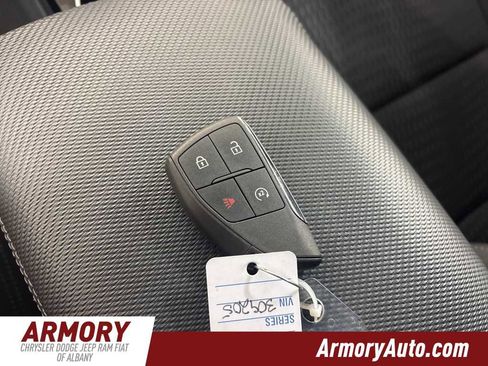 Used 2025 Chevrolet Equinox LT w/ Midnight Edition image 23