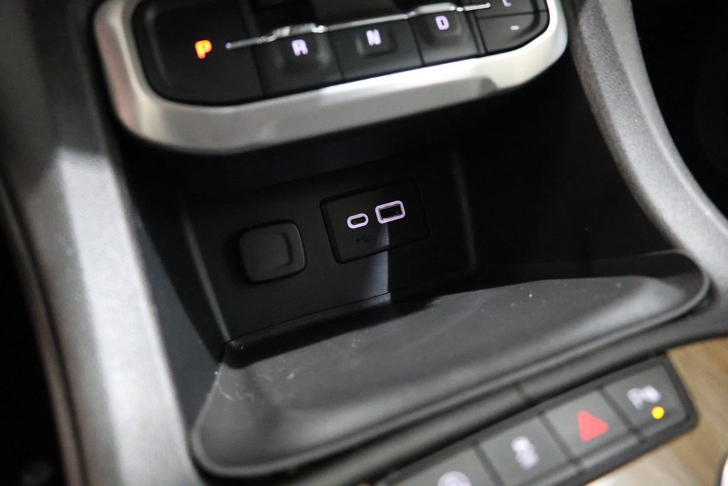 Used 2022 GMC Acadia SLE FWD image 25