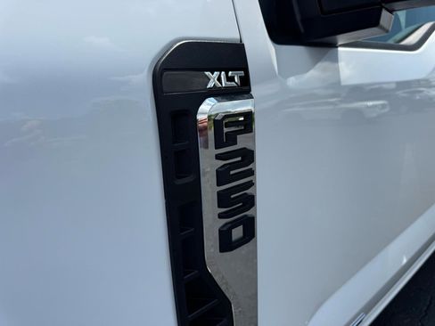 Used 2024 Ford F250 XLT w/ FX4 Off-Road Package AWD/4WD image 13