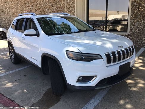 Used 2019 Jeep Cherokee Limited AWD/4WD image 3