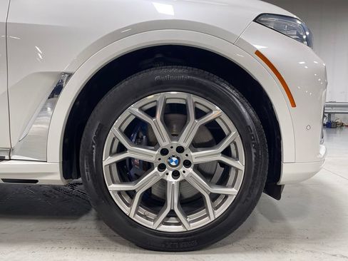 Used 2021 BMW X7 xDrive40i w/ Cold Weather Package AWD/4WD image 16