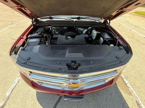 Used 2016 Chevrolet Suburban LTZ RWD image 9