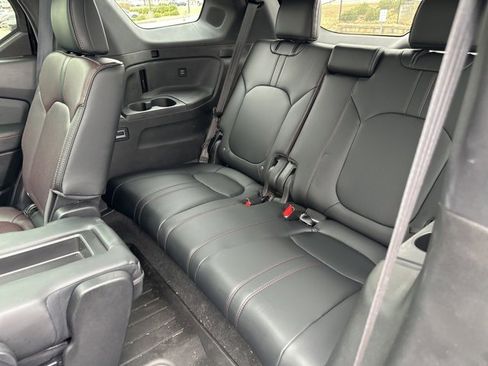 Certified 2025 Honda Pilot Black Edition image 13