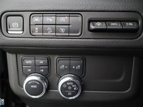 Used 2024 GMC Yukon Denali image 15