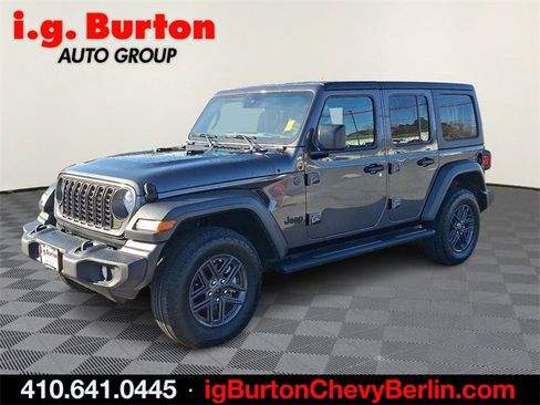 Used 2024 Jeep Wrangler Sport S image 3