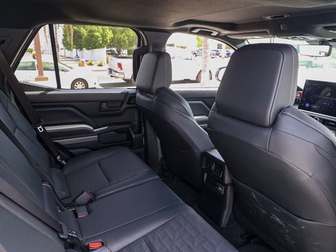 Used 2025 Toyota 4Runner TRD Off-Road Premium w/ Tow Technology Package AWD/4WD image 17