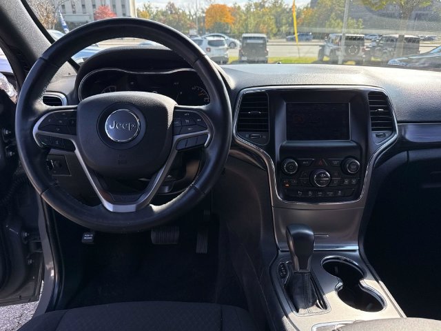 Used 2019 Jeep Grand Cherokee Laredo AWD/4WD image 18