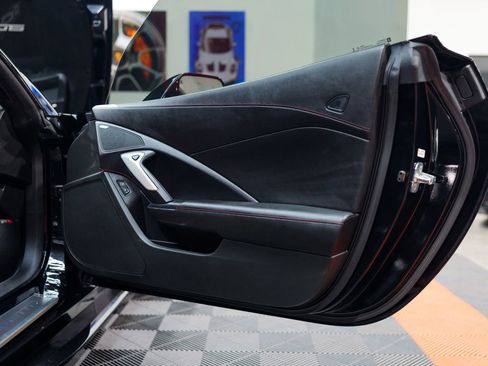 Used 2019 Chevrolet Corvette Z06 w/ Z07 Performance Package image 35