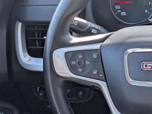 Used 2024 GMC Terrain SLT image 13