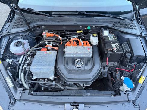 Used 2016 Volkswagen e-Golf SEL Premium w/ Driver Assistance Package image 20