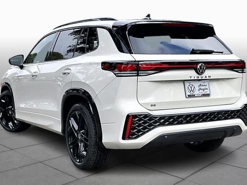 New 2026 Volkswagen Tiguan SE R-Line FWD image 12