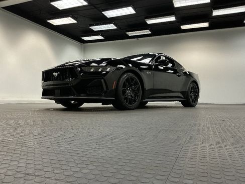 Used 2024 Ford Mustang GT Premium RWD image 2