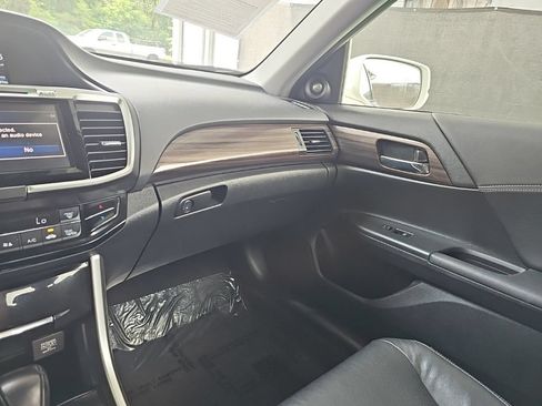Used 2017 Honda Accord EX-L image 29
