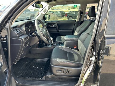 Used 2020 Toyota 4Runner TRD Off-Road Premium AWD/4WD image 8