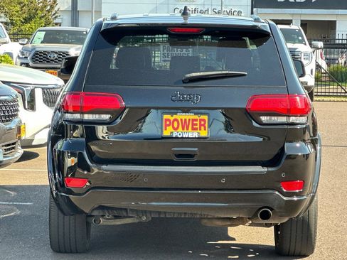 Used 2020 Jeep Grand Cherokee Altitude AWD/4WD image 5