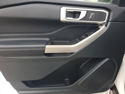 Used 2023 Ford Explorer XLT w/ Equipment Group 202A image 28