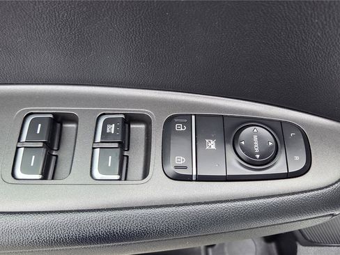 Used 2018 Kia Optima LX w/ 17" Alloy Wheels Package FWD image 15