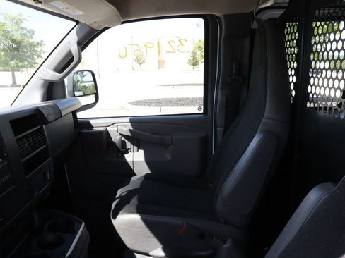 Used 2023 GMC Savana 2500 w/ Driver Convenience Package image 10