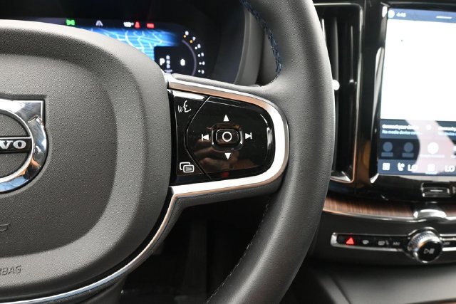 Used 2023 Volvo XC60 B5 Plus w/ Climate Package AWD/4WD image 24