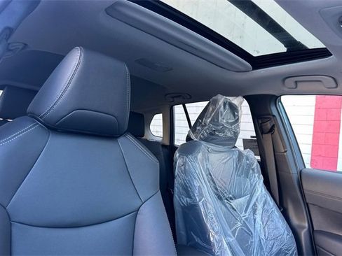 Used 2026 Toyota Corolla Cross XLE image 15