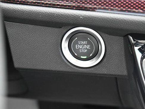 Certified 2024 Chevrolet Traverse RS w/ LPO, Floor Liner Package image 24