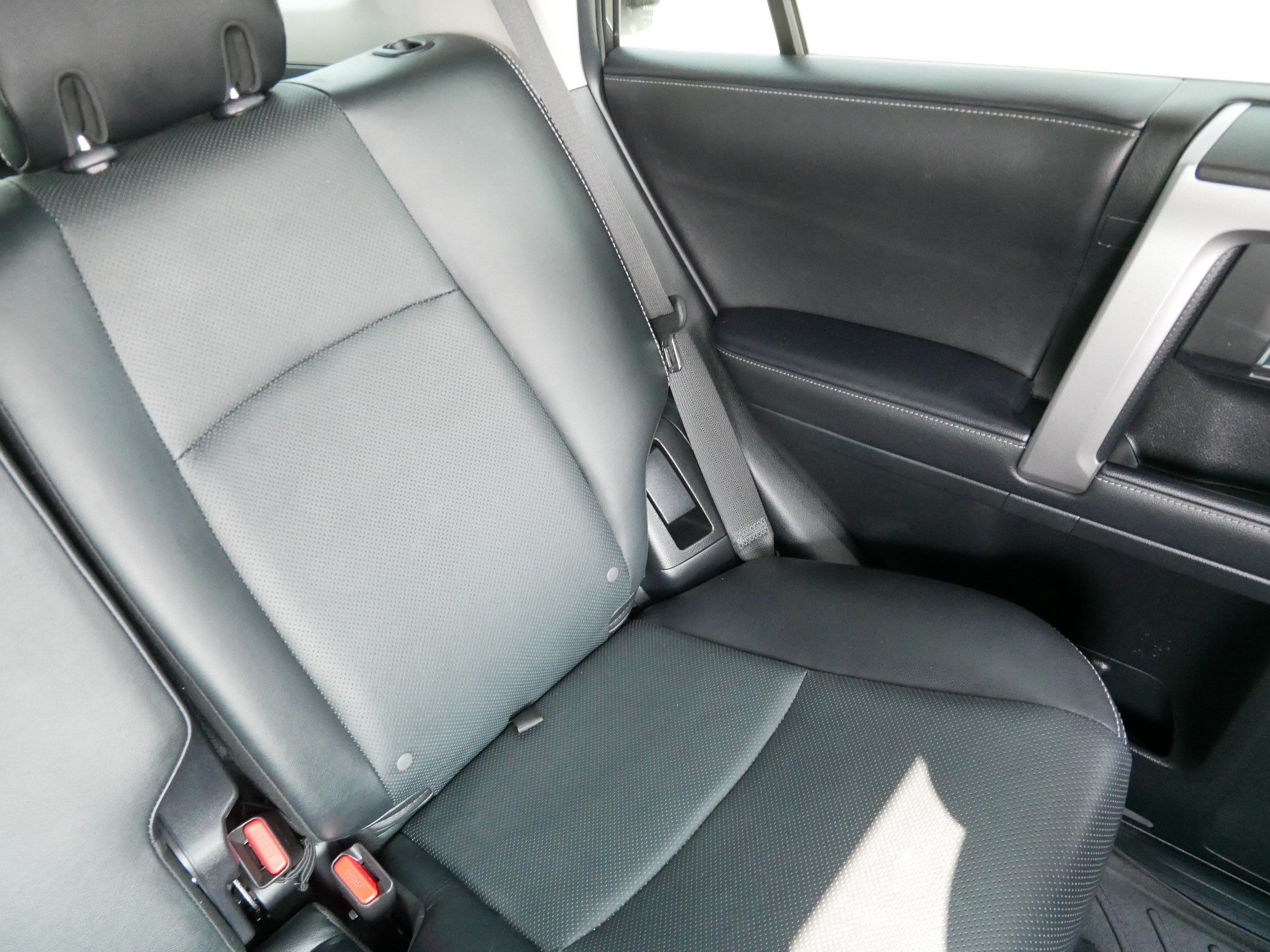 Used 2022 Toyota 4Runner Limited AWD/4WD image 14