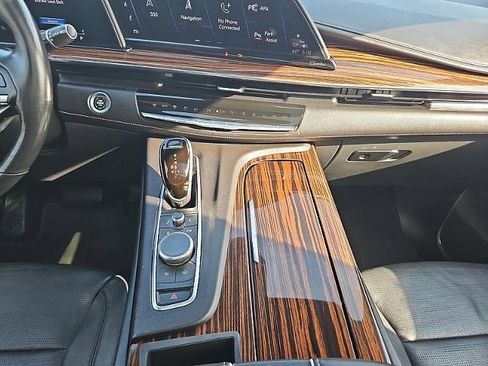 Used 2021 Cadillac Escalade Premium Luxury w/ Driver Assist Tech Package image 15