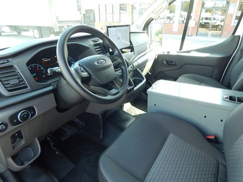 Used 2022 Ford Transit 250 Low Roof image 18