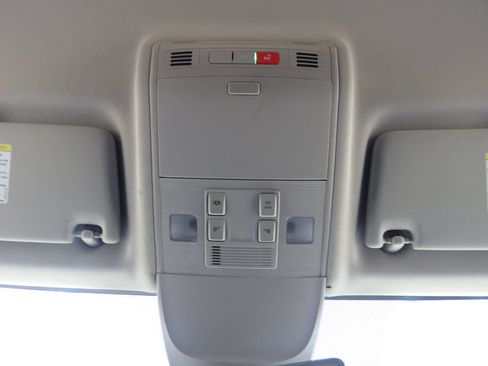 Used 2023 Volkswagen Taos SE AWD/4WD image 26