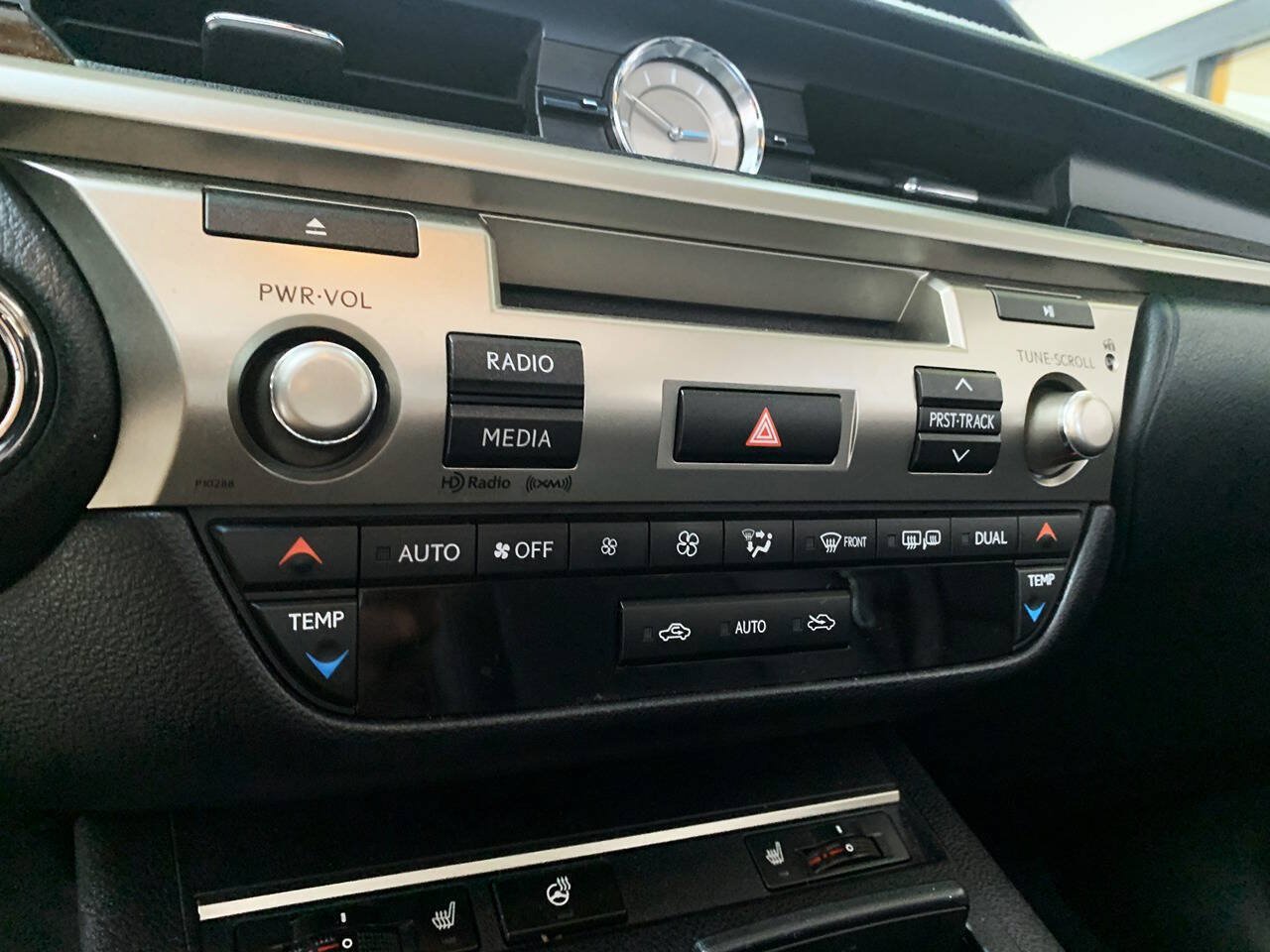 Used 2013 Lexus ES 350 w/ Premium Pkg FWD image 18